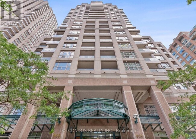 Photo du bâtiment - 909 Bay St.