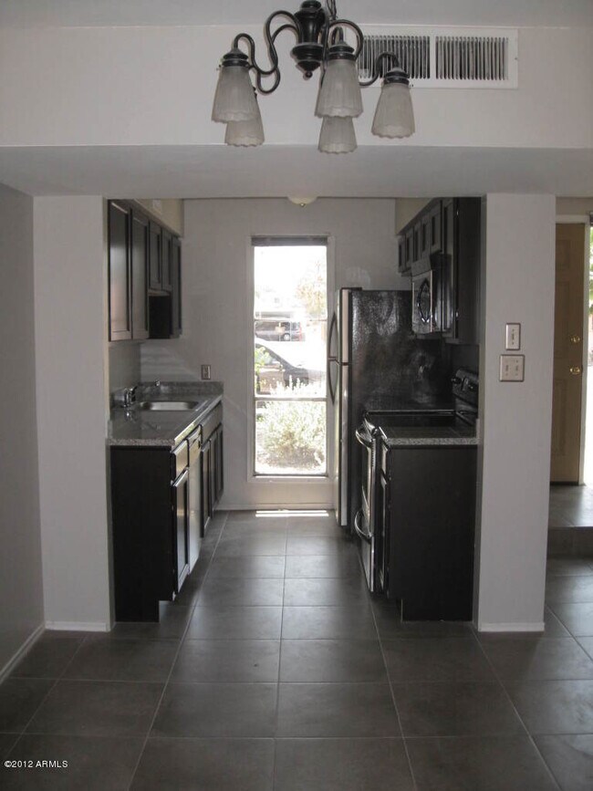 Foto del edificio - 7736 E 1st Ave