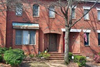 Building Photo - 1301 Llewellyn Ave