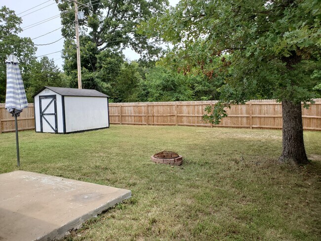 Building Photo - 2017 Campground Rd