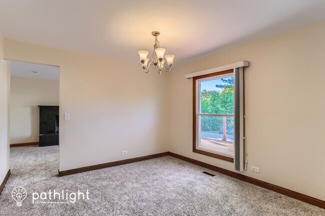 Building Photo - 809 Boxwood Lane