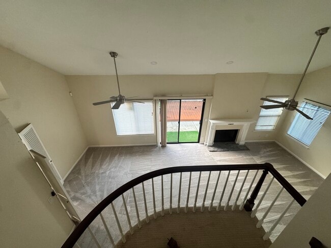 Foto del edificio - 1166 Fox Hollow Ct