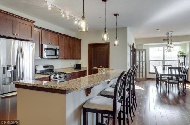 Building Photo - 460 Ford Rd