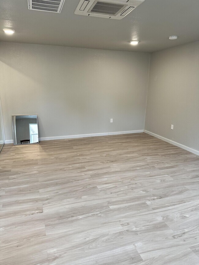Building Photo - 475 Fortuna Ave