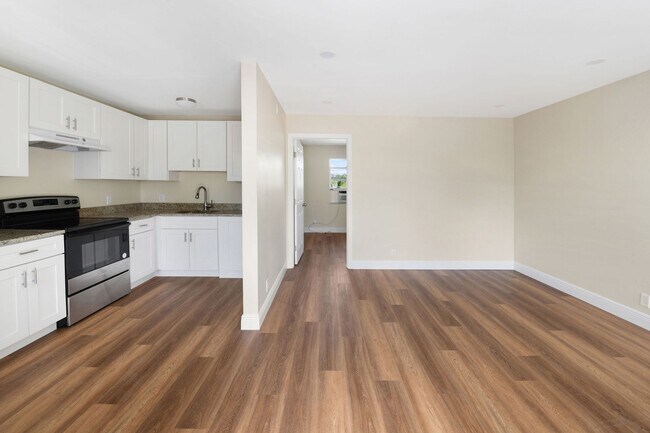 Foto del edificio - Newly Renovated spacious one bedroom one b...