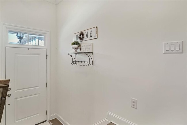 Building Photo - 7940 Willoughby Ct