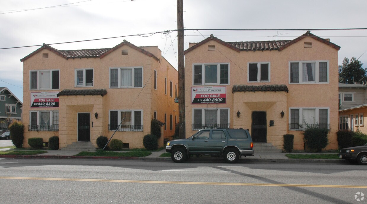 Building Photo - 350 W 39th St