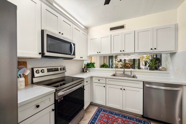 Building Photo - 601 Seafarer Cir