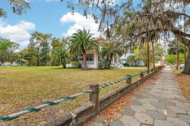 Building Photo - 1015 Union St