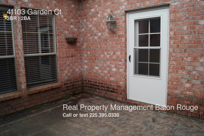 Building Photo - 41103 Garden Ct