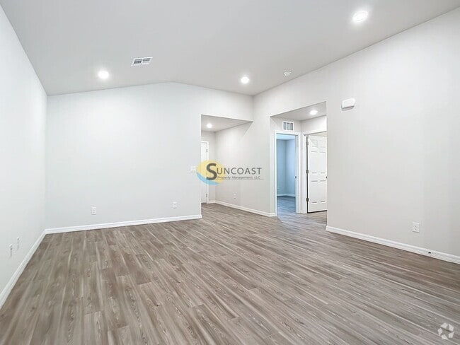 Building Photo - 10474 Pendleton Ave