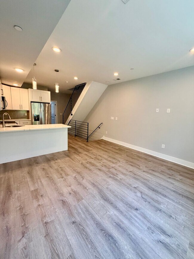 Building Photo - 1302 N Marshall St