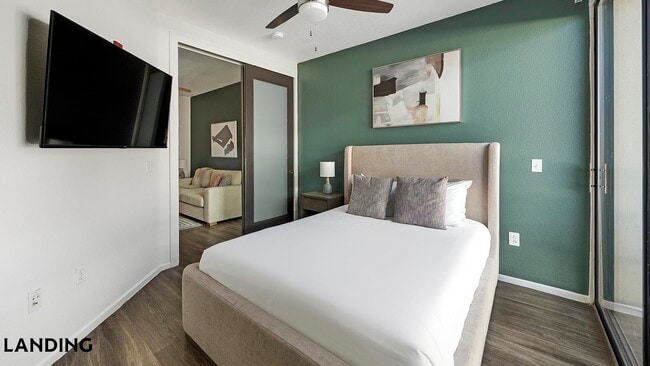 Building Photo - 1001 E Playa Del Norte Dr