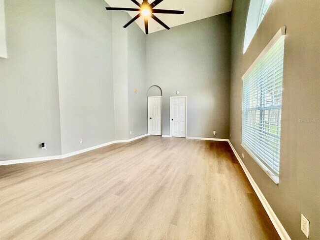 Foto del edificio - 6600 Gentle Ben Cir