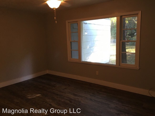 Building Photo - 3 br, 1 bath House - 1009 Anderson Drive