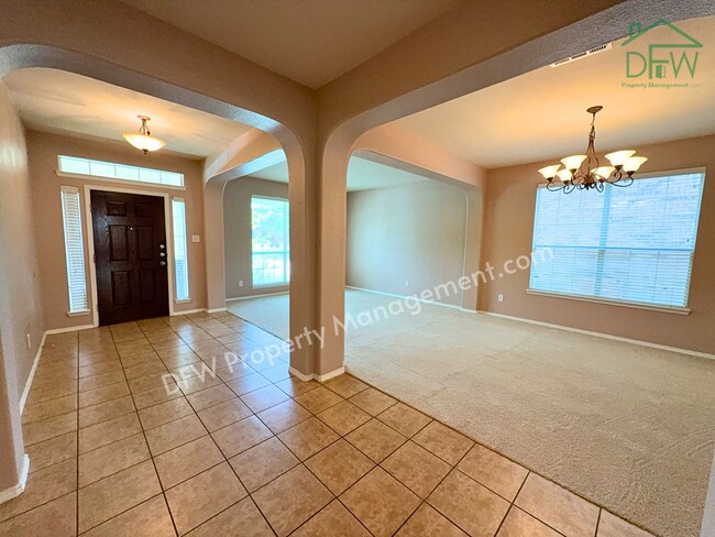 Foto del edificio - Elegant and Spacious 5-Bedroom Home for Lease in Fort Worth