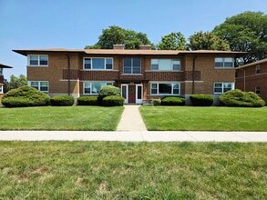 Building Photo - 1431 Balmoral Ave