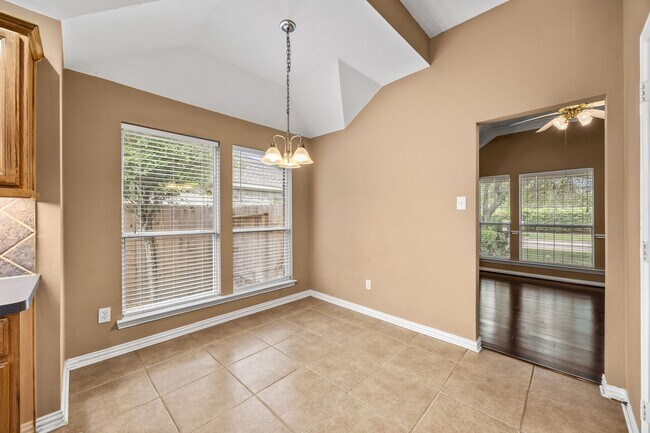 Foto del edificio - 7206 Hollow Field Ln