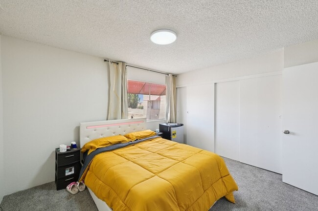 Building Photo - Las Casitas Apartments