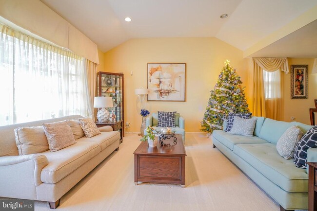 Foto del edificio - 245 Barclay Cir