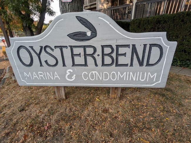 Oyster Bend Condos - 16 Platt St