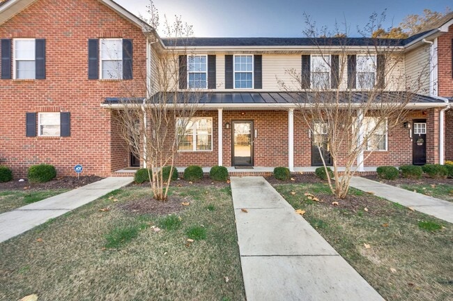 Building Photo - 7213 Rosemary Ct