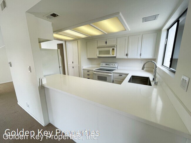 Foto del edificio - 2 br, 2 bath House - 544 Via De La Valle #J
