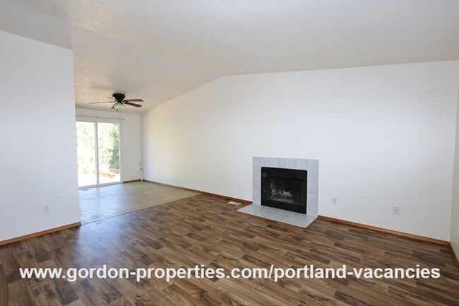 Foto del edificio - SE Schiller St - ranch style 3 bedroom home