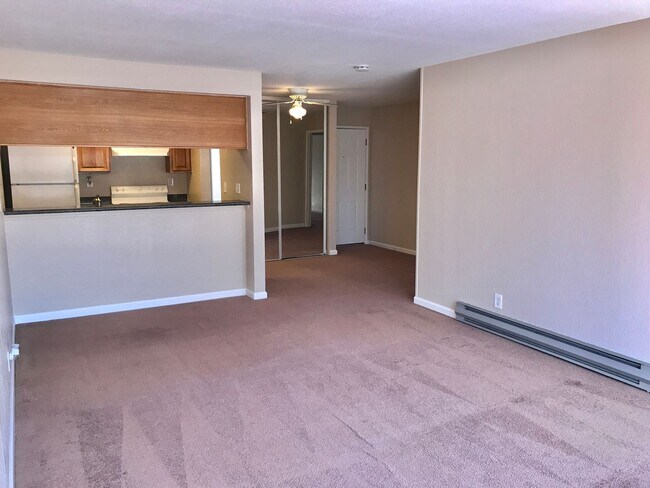 Foto del edificio - 1 Bedroom 1 Bath Condo in Hayward -- Coming Soon!!!