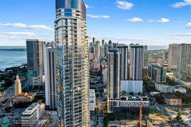 Foto del edificio - 851 NE 1st Ave