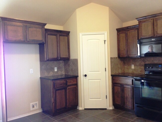 Building Photo - 3 Bedroom home in Deer Creek ISD - Montagu...