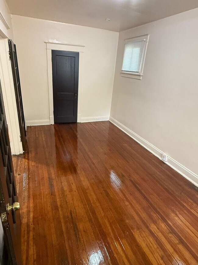 Foto del edificio - 5619 Park Ln