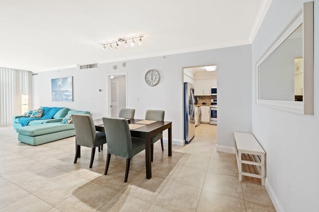 Building Photo - 2501 S Ocean Dr