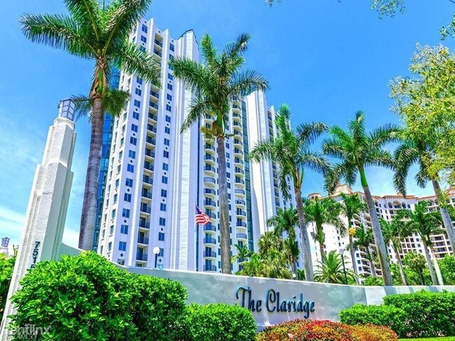 Building Photo - 2 br, 2 bath Condo - 7515 Pelican Bay Blvd.