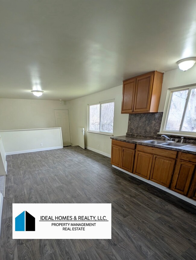 Foto del edificio - 5487 Clubok Dr