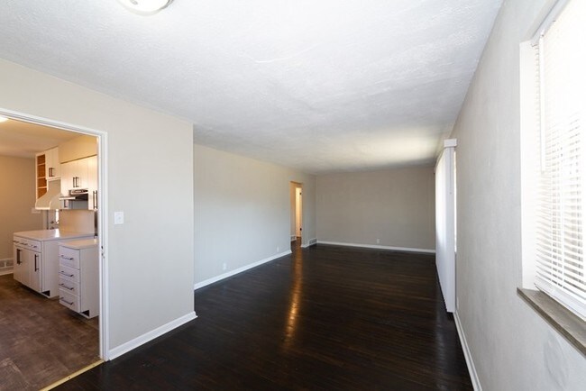 Foto del edificio - 5618 E 40th St