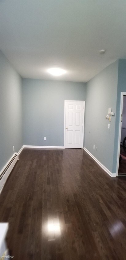 Building Photo - Studio, 1 bath  - 186 South St 8
