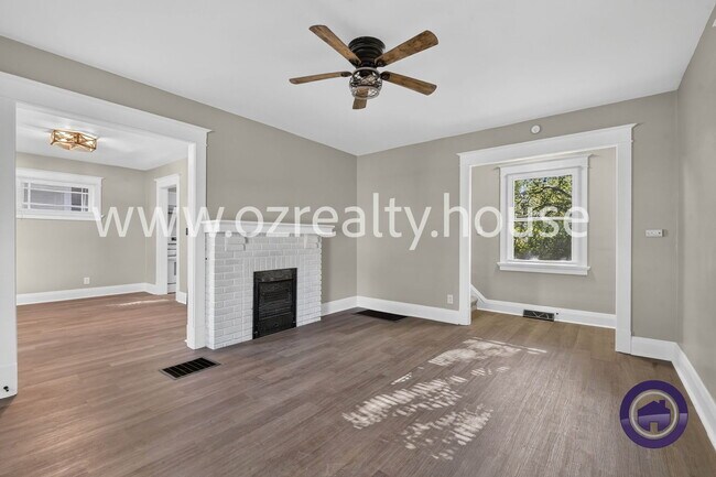 Building Photo - 2322 Upton Ave