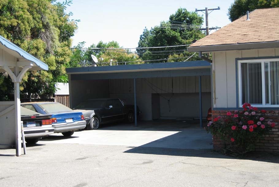 Building Photo - 1101 W Hamilton Ave