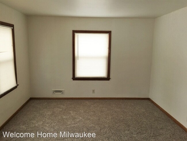 Building Photo - 3 br, 1 bath House - 4374 N 62nd St