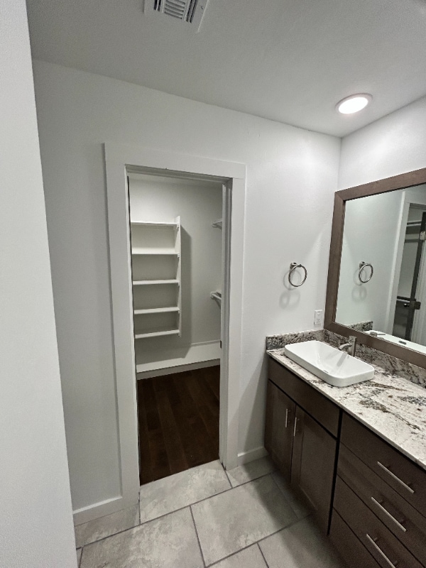 Building Photo - 4600 Lincoln St