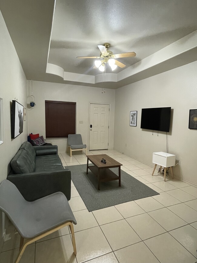 Building Photo - 3312 Turquia