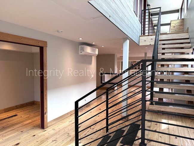 Building Photo - 3526 Lipan St