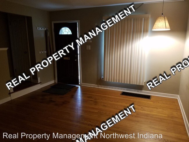 Foto del edificio - 8145 Hohman Ave