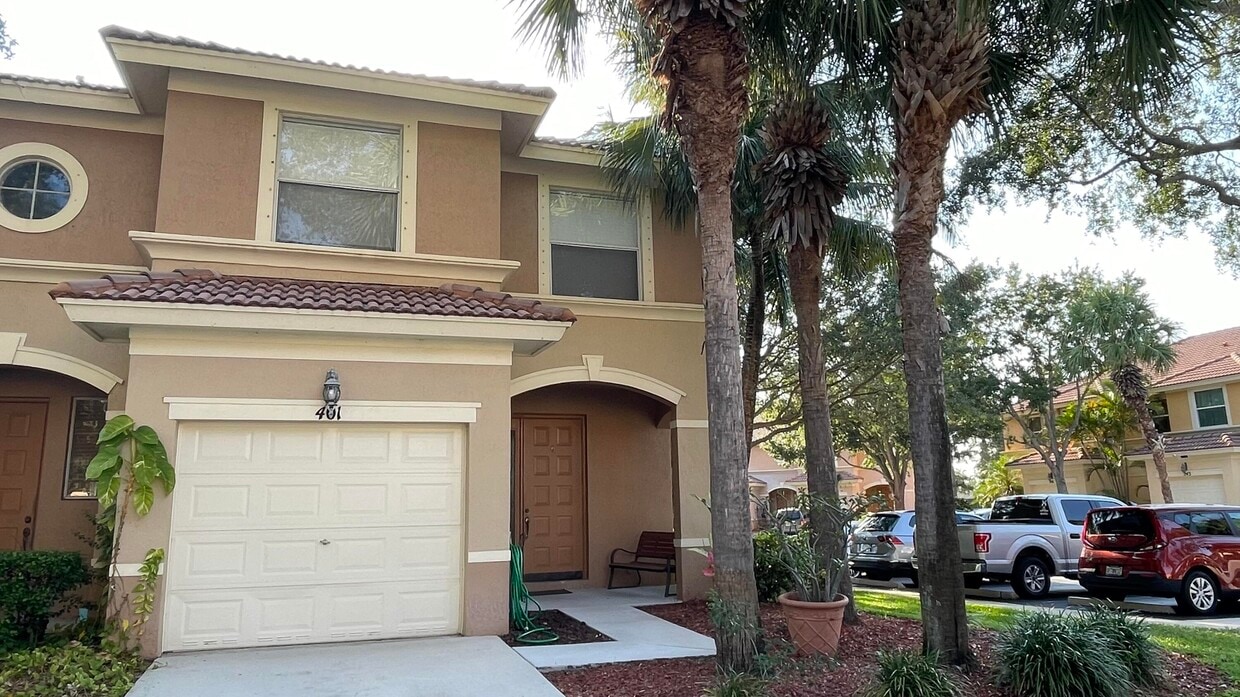 401 Rainbow Springs Terrace, Royal Palm Beach, FL 33411 Townhome