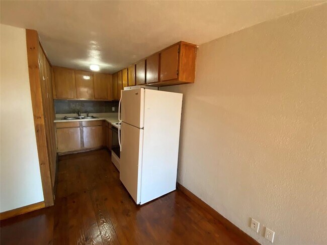 Building Photo - 1705 Chris Craft Dr