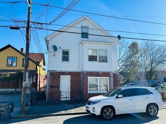 Foto del edificio - 25 Fallon Ave