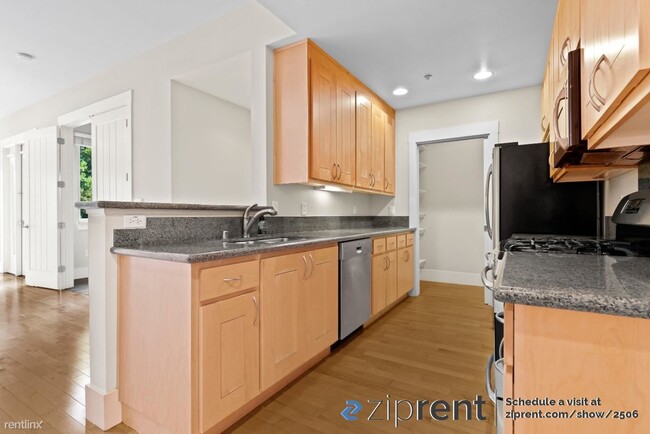 Building Photo - 3 br, 2 bath Condo - 5100 El Camino Real, ...