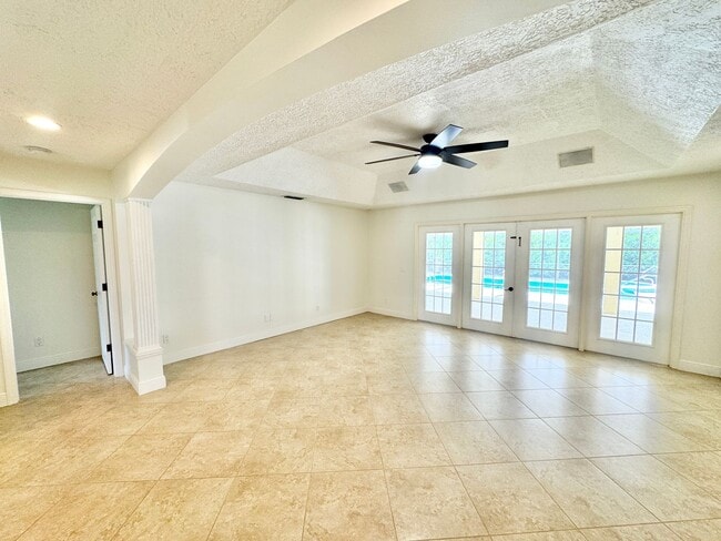 Foto del edificio - ** BERKSHIRE LAKES ** 3 BED + DEN / 2.5 BA...