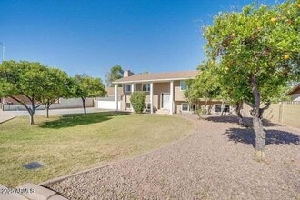Building Photo - 1728 N Spring Cir